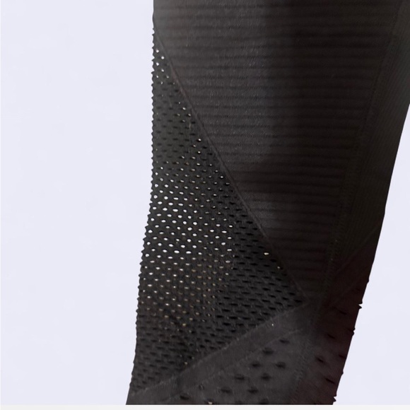 Black OFFLINE by Aerie leggings - Picture 4 of 7